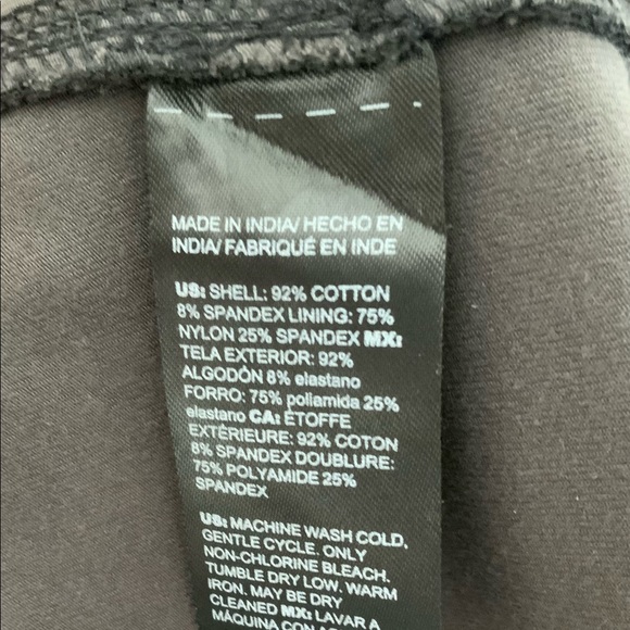 NWT Size 0 Chico’s Zenergy So Slimming Pima Cotton Grey Camo Pocket Legging - Picture 8 of 8